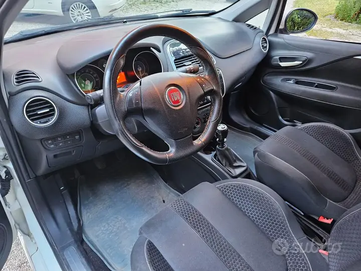 Fiat Punto Evo 2010 photo 4