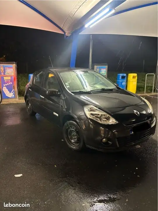 Renault Clio 2009 photo 2