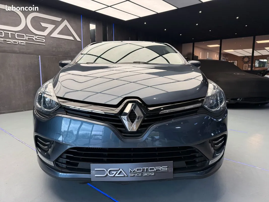 Renault Clio 2019 photo 2