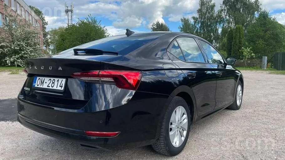 Skoda Octavia 2021 photo 3