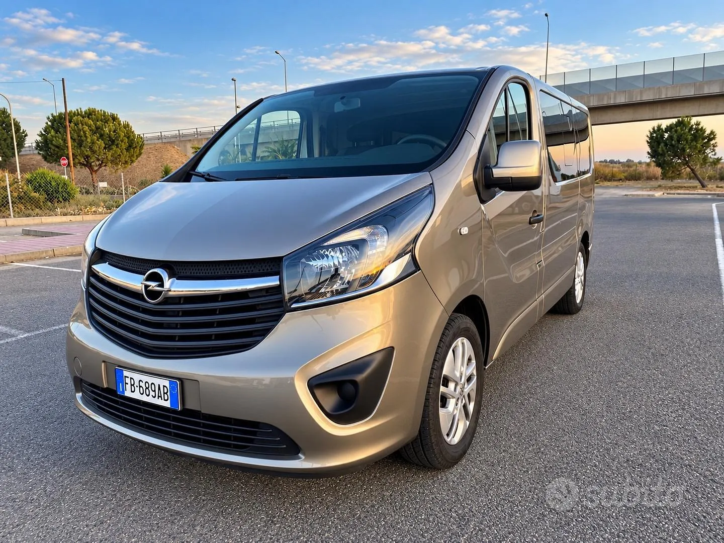 Opel Vivaro 2015 photo 3