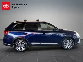 Mitsubishi Outlander 2022 photo 3