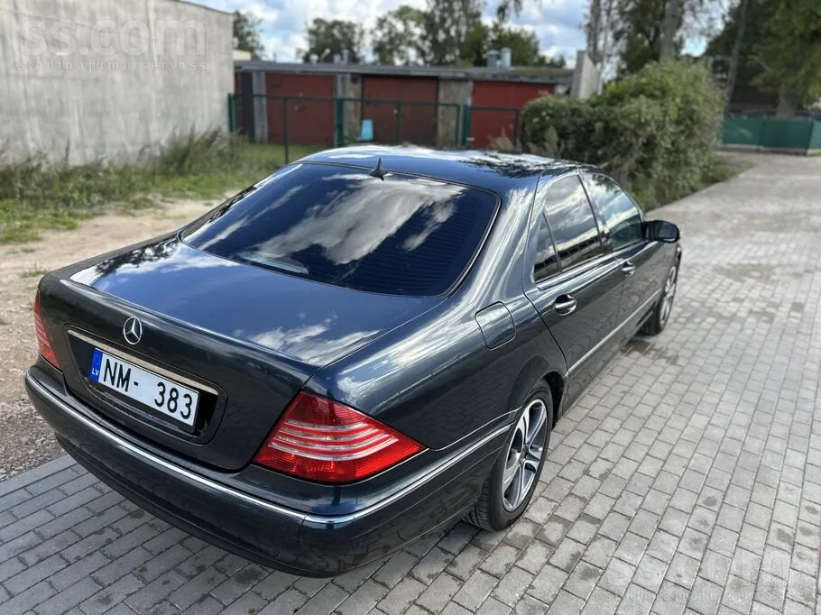 Mercedes-Benz S400