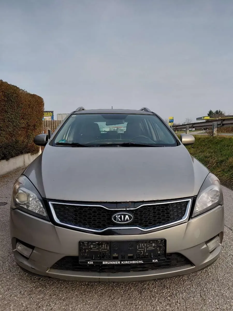Kia Ceed 2012 photo 2
