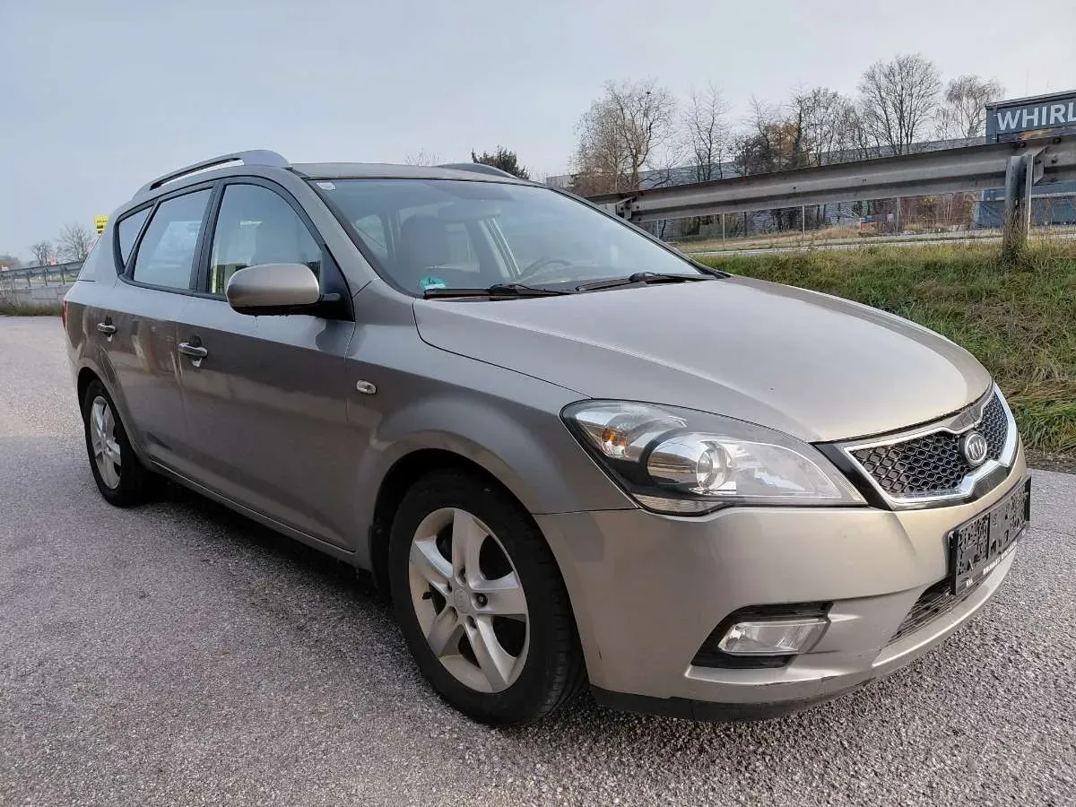Kia Ceed 2012 photo 3