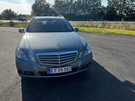 Mercedes-Benz E200 2010 photo 2