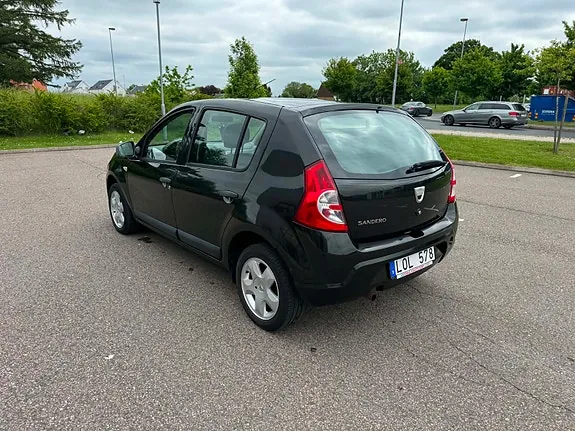 Dacia Sandero 2011 photo 3