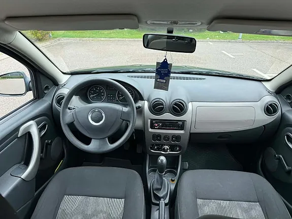 Dacia Sandero 2011 photo 5