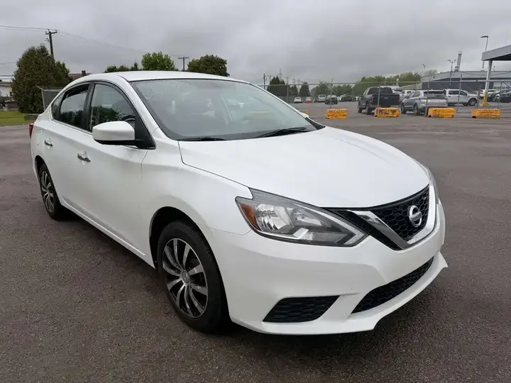 Nissan Sentra 2018 photo 4