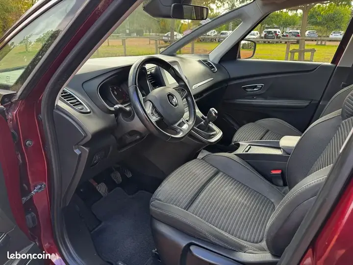 Renault Grand Scenic 2017 photo 5
