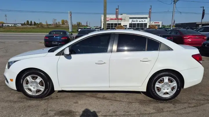 Chevrolet Cruze 2016 photo 2