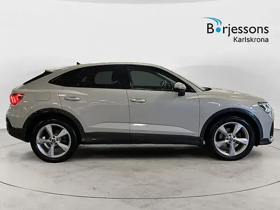 Audi Q3 2020 photo 2