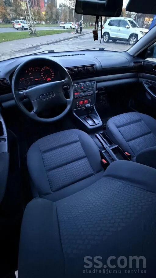 Audi A4 1996 photo 5