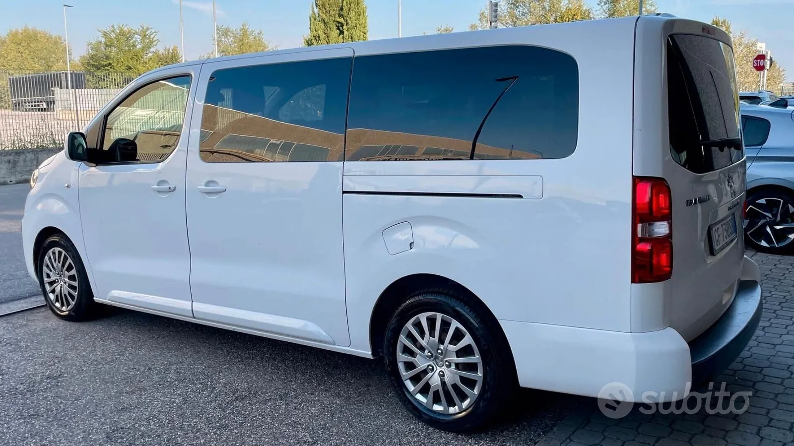 Peugeot Traveller 2021 photo 4