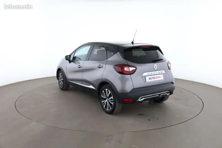 Renault Captur 2018 photo 2