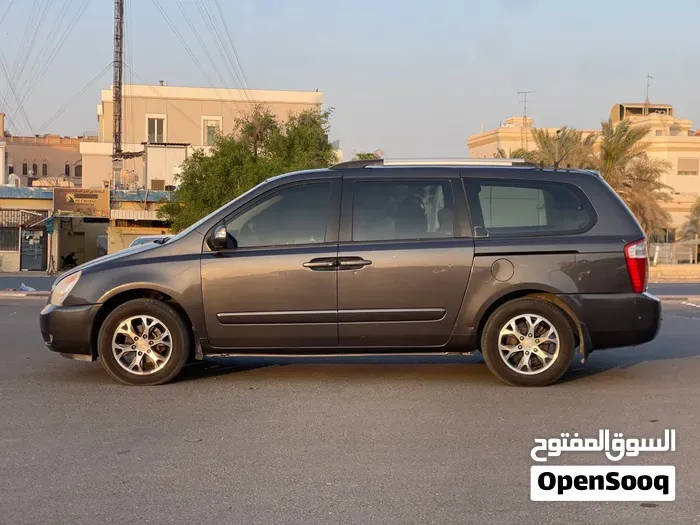 Kia Carnival 2015 photo 3