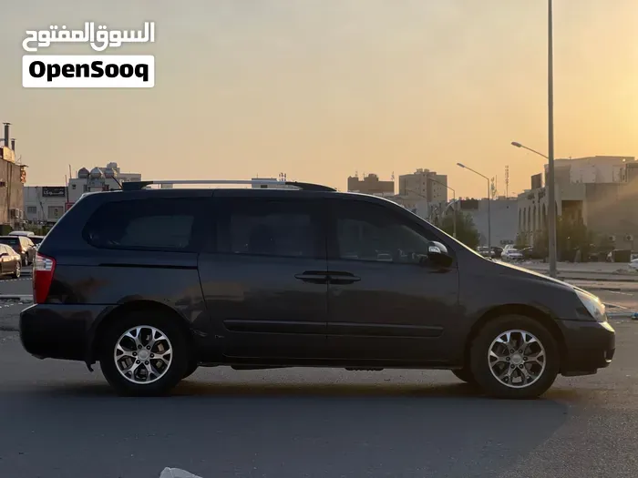Kia Carnival 2015 photo 4