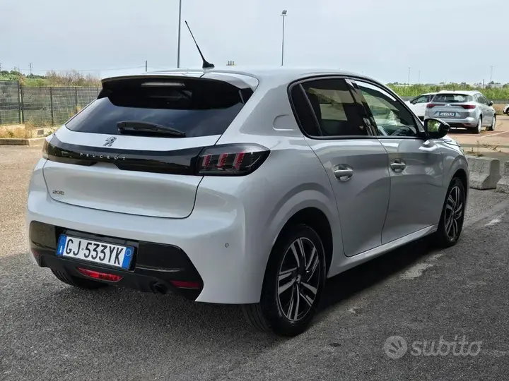 Peugeot 208 2022 photo 5