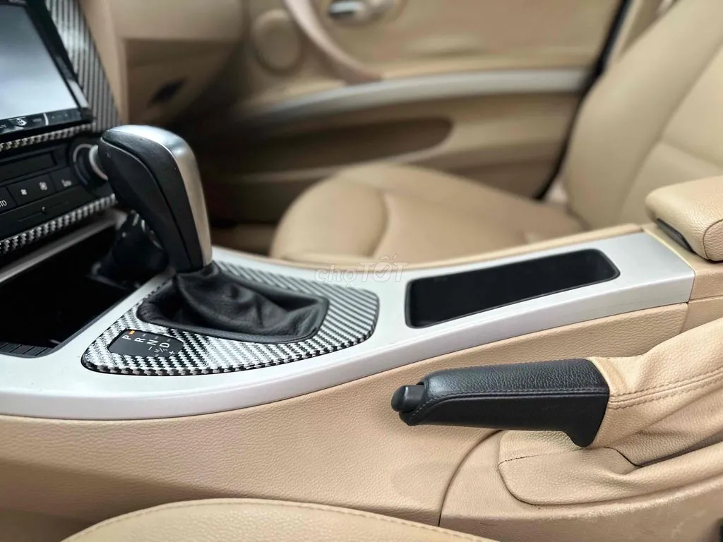 BMW 3 Series 2011 photo 5