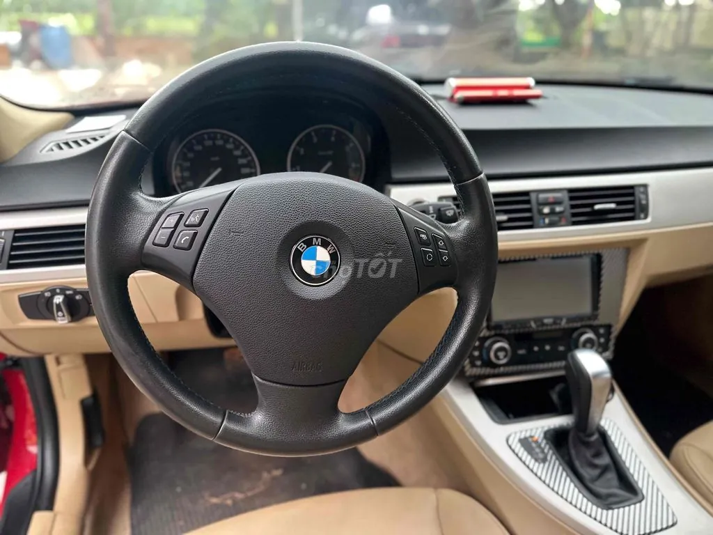 BMW 3 Series 2011 photo 4