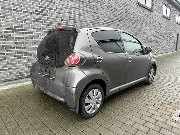 Toyota Aygo 2012 photo 3