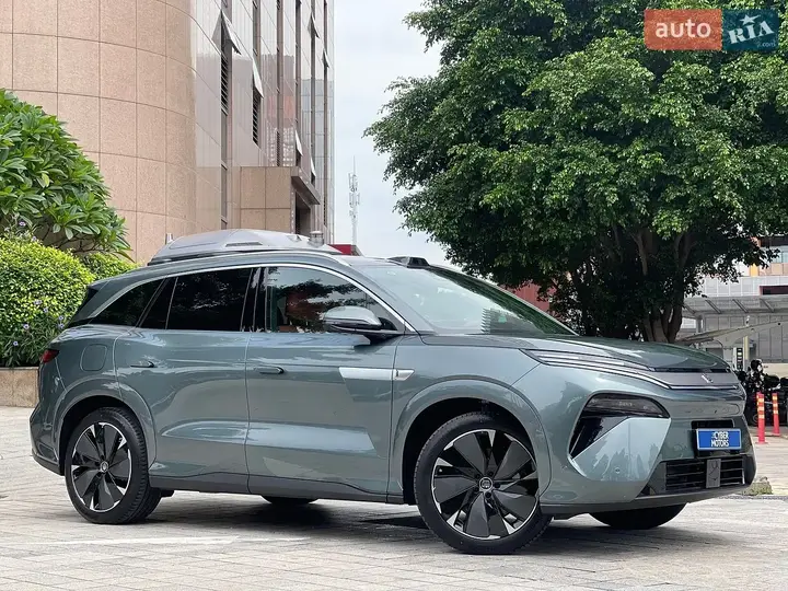 BYD Tang L