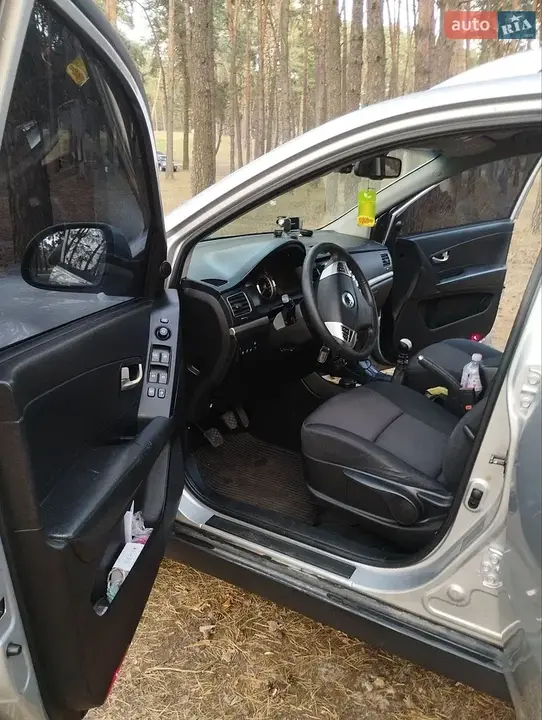 KG Mobility Korando 2012 photo 4