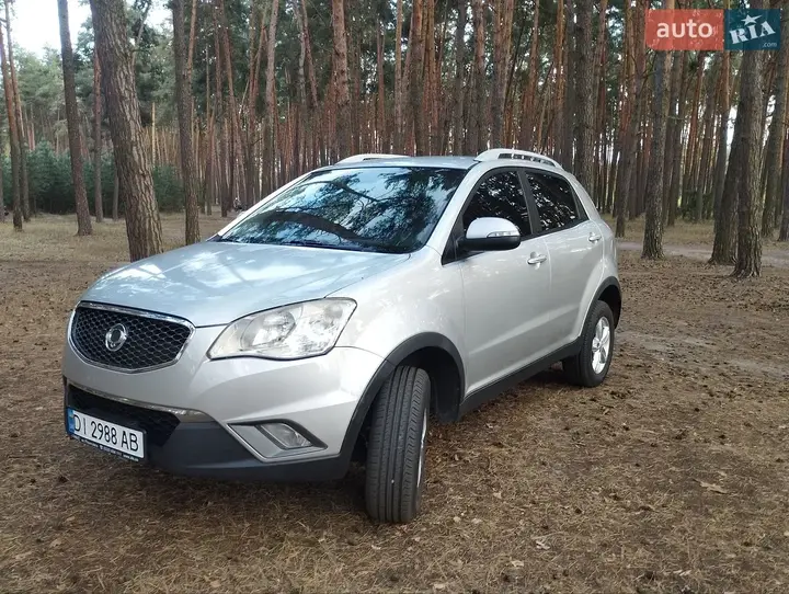 KG Mobility Korando 2012 photo 2