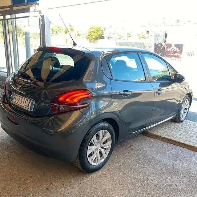 Peugeot 208 2016 photo 4