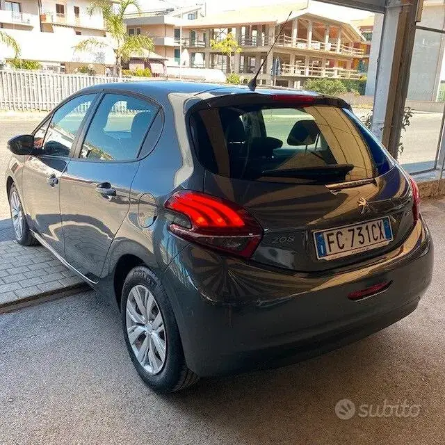 Peugeot 208 2016 photo 3