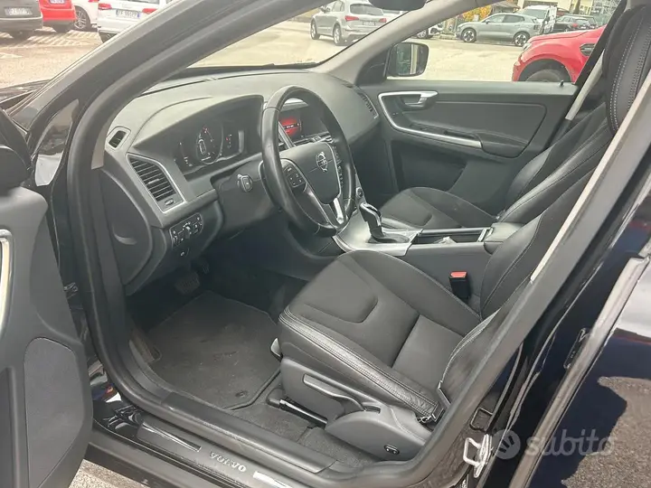 Volvo Xc60 2017 photo 4