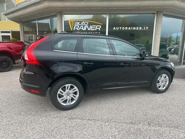Volvo Xc60 2017 photo 2