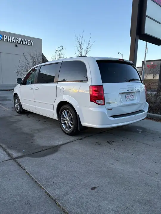 Dodge Grand Caravan 2014 photo 3