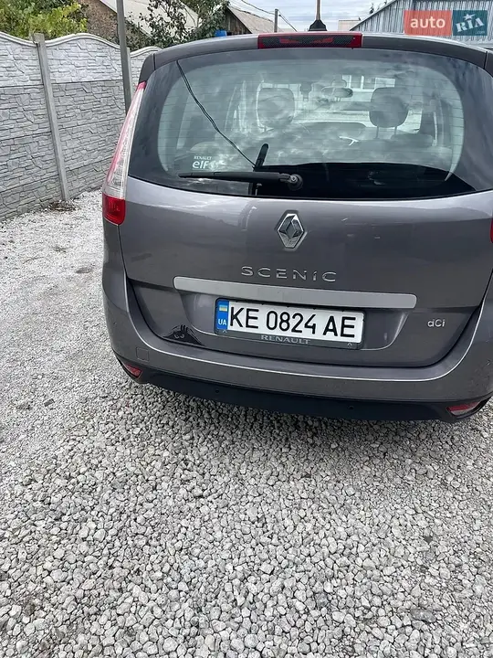 Renault Grand Scenic 2010 photo 4