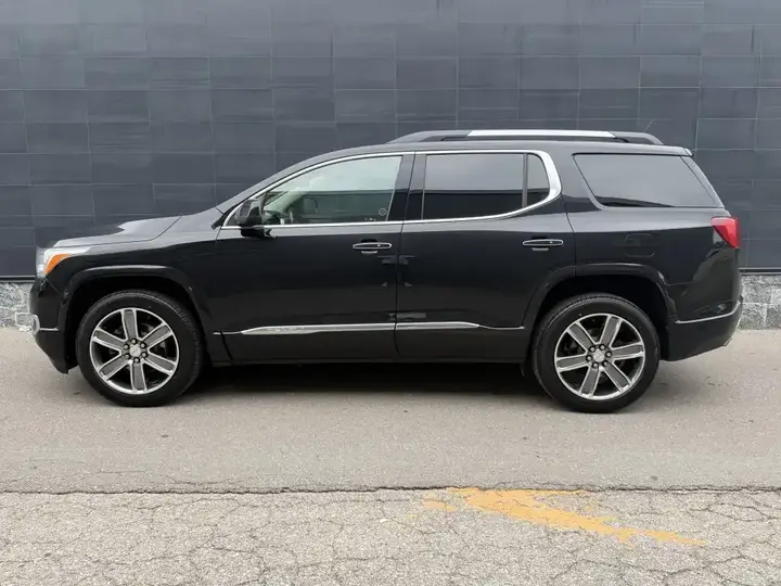 GMC Acadia 2018 photo 2
