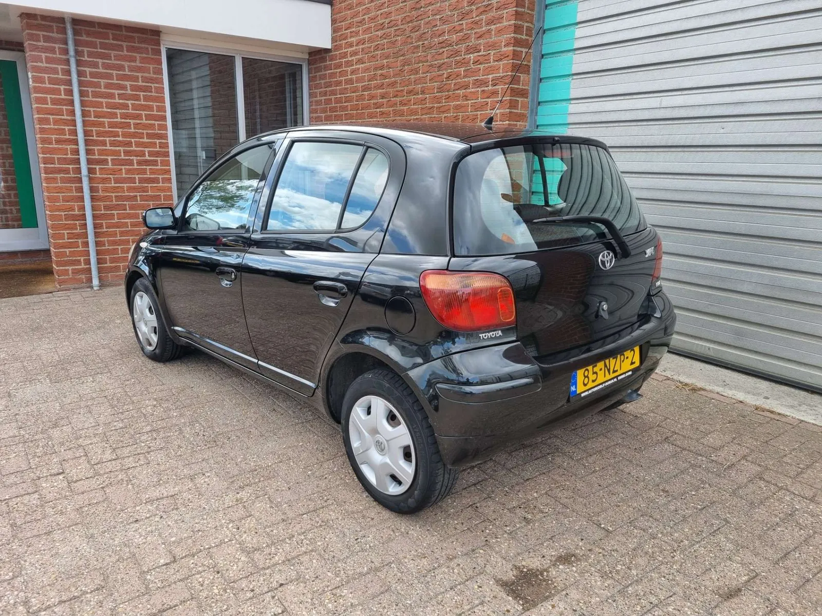 Toyota Yaris 2004 photo 3