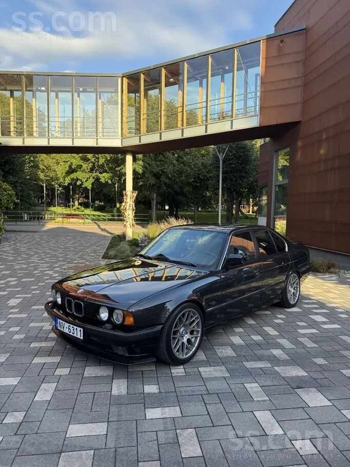 BMW 535 1989 photo 2
