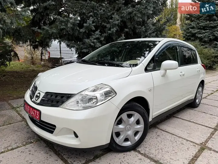 Nissan Tiida 2011 photo 4