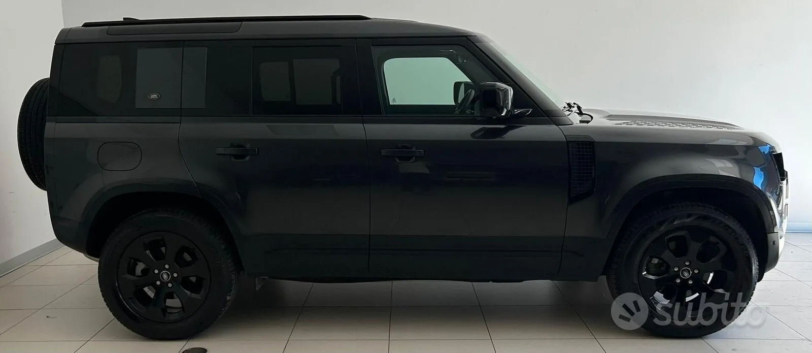 Land Rover Defender 2023 photo 3
