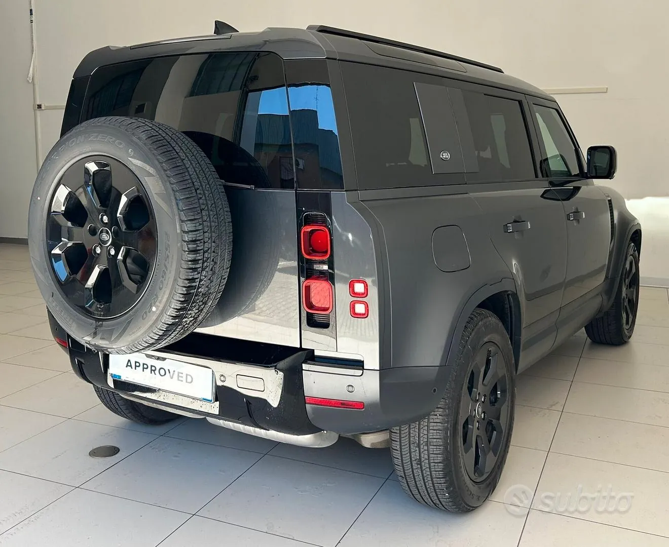 Land Rover Defender 2023 photo 4