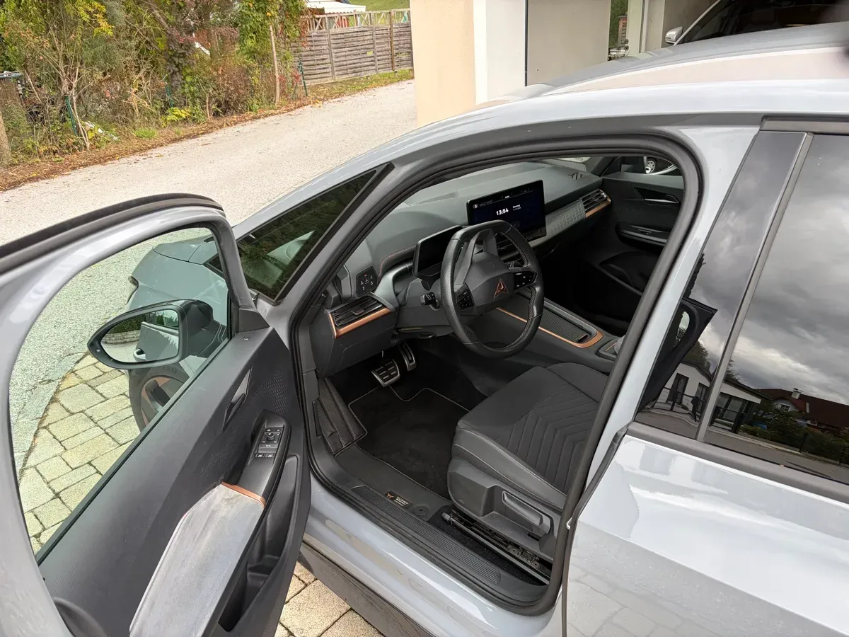 Cupra Born 2022 photo 2