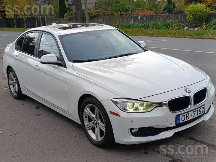 BMW 320I 2013 photo 3