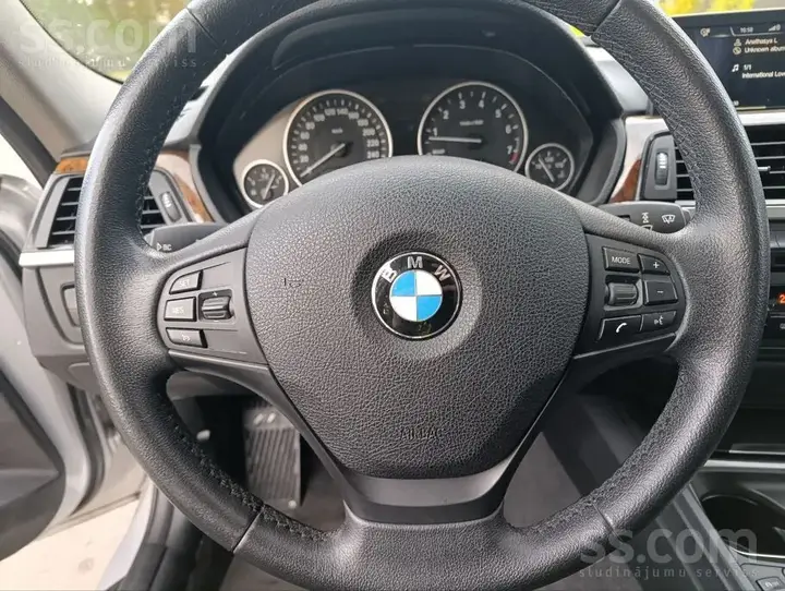 BMW 320I 2013 photo 5