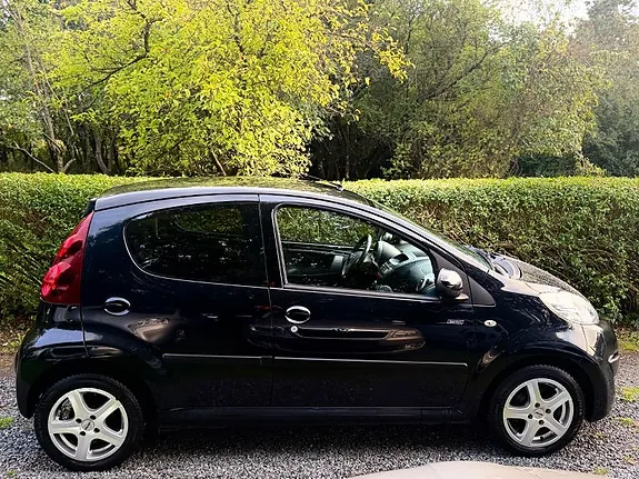 Peugeot 107 2012 photo 2