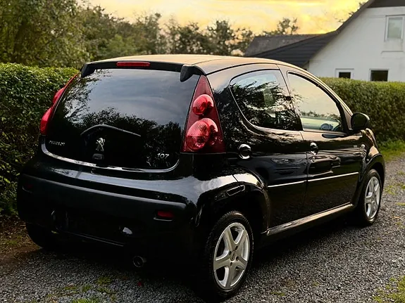 Peugeot 107 2012 photo 3