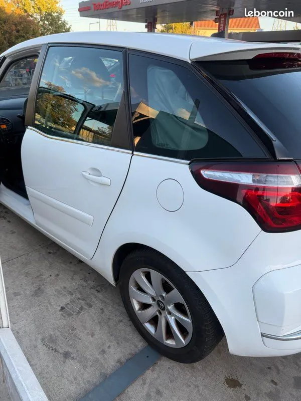 Citroen C4 Picasso 2011 photo 2
