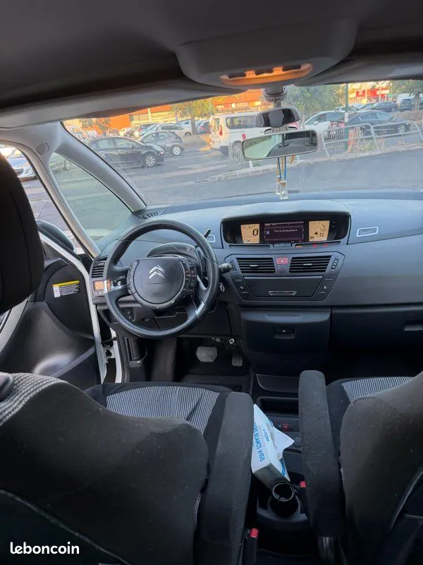 Citroen C4 Picasso 2011 photo 5