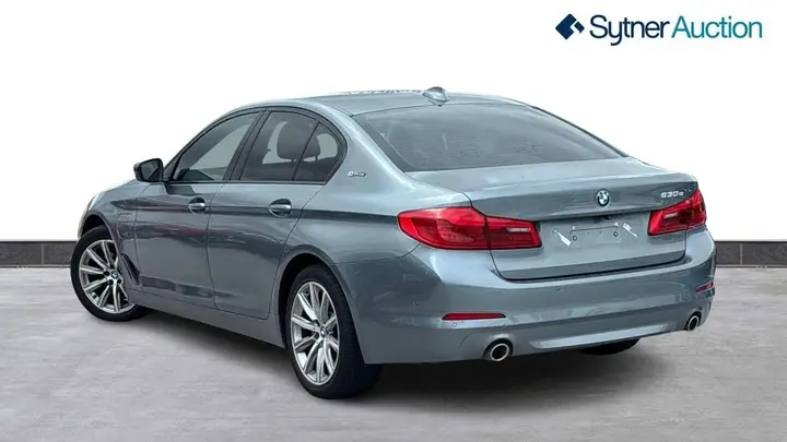 BMW 5 Series 2019 photo 2