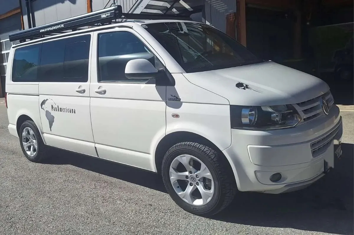 Volkswagen Multivan 2011 photo 3