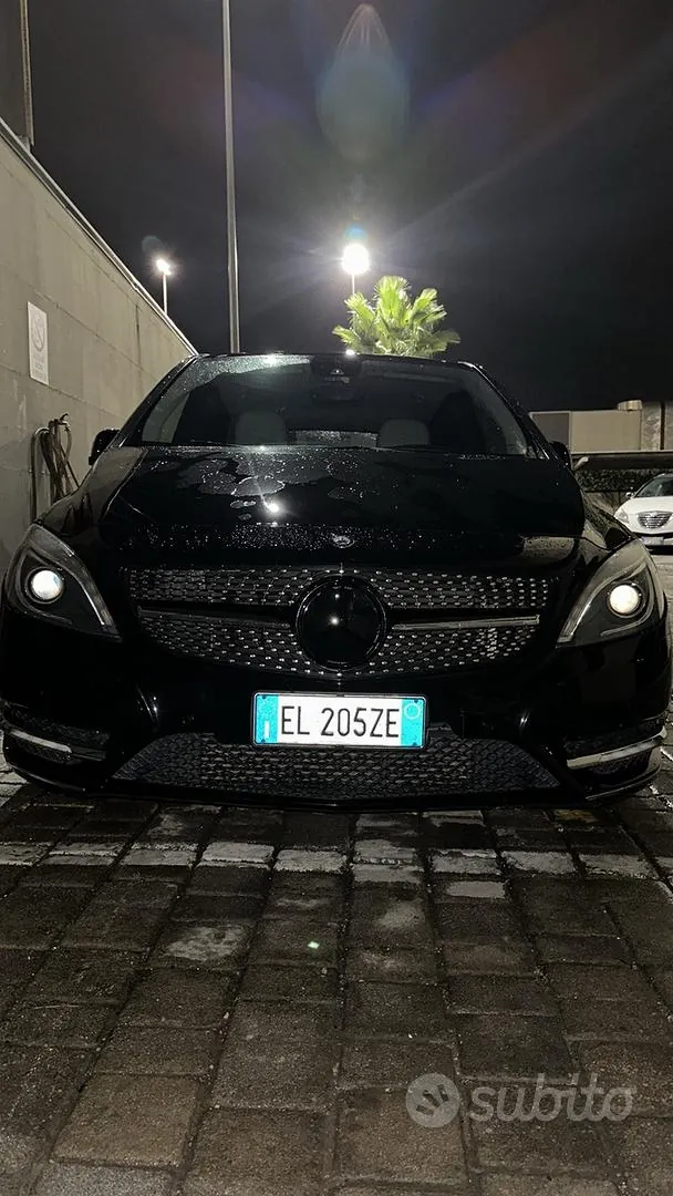 Mercedes-Benz B-Class 2012 photo 2